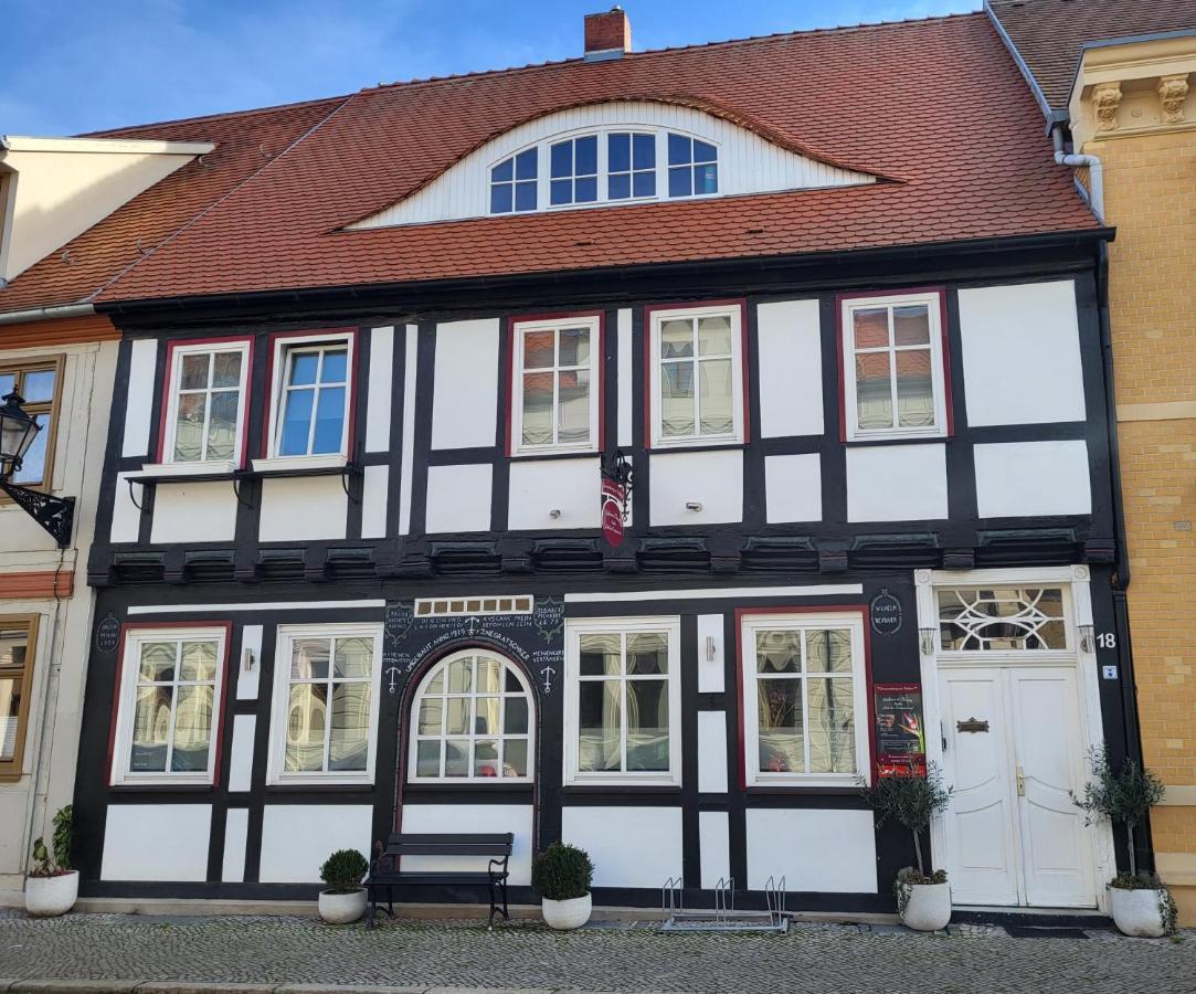 Ferienwohnung Am Rathaus Tangermuende Exterior photo