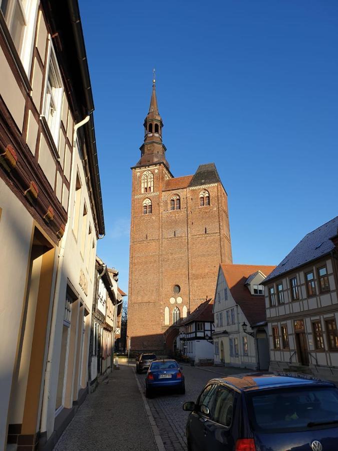 Ferienwohnung Am Rathaus Tangermuende Exterior photo